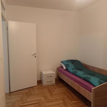Rooms Near The Airport Saraievo Exterior foto