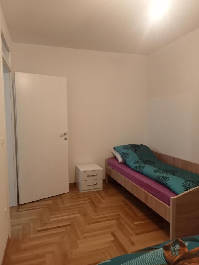 Rooms Near The Airport Saraievo Exterior foto
