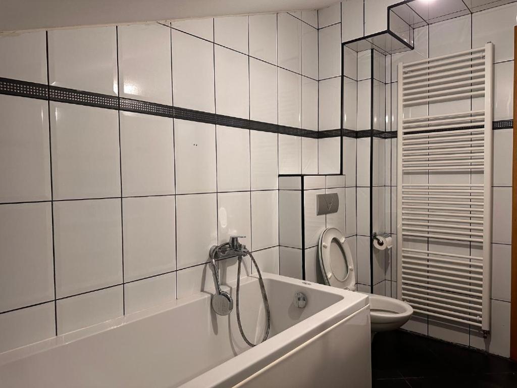 Rooms Near The Airport Saraievo Exterior foto